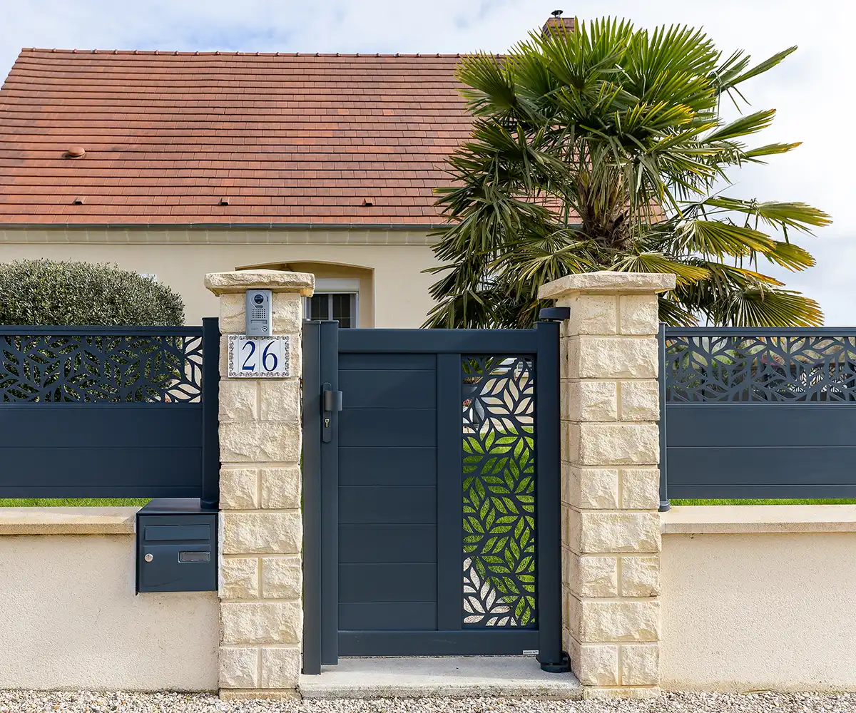 portillon avec décor