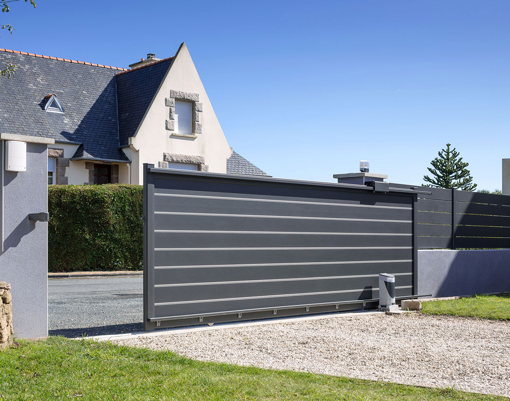 Portail aluminium coulissant Orjal par kostum