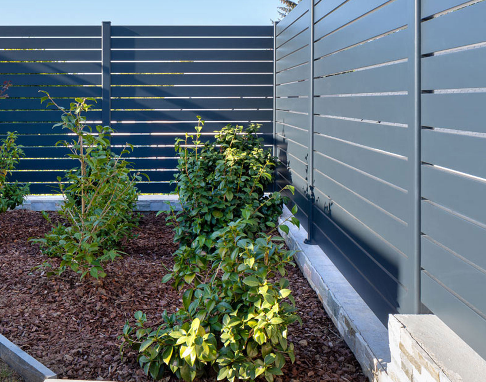 Clôture aluminium raz par kostum