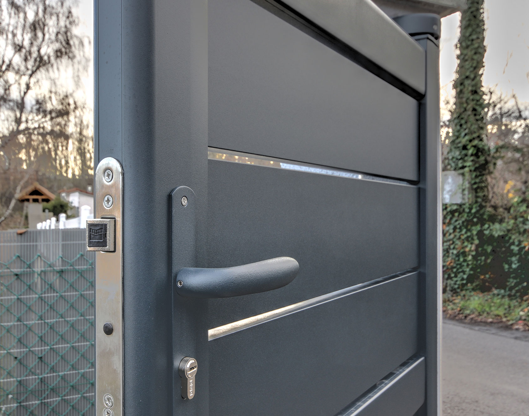 Portillon en aluminium Lomig par Kostum