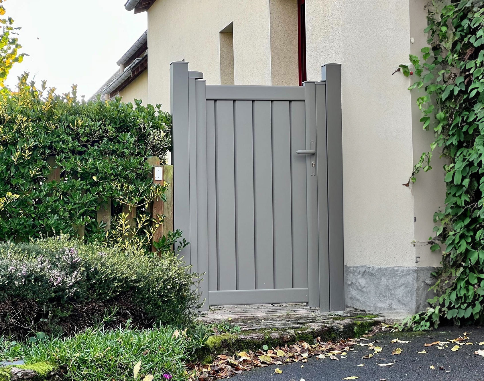 Portillon en aluminium Yec par Kostum