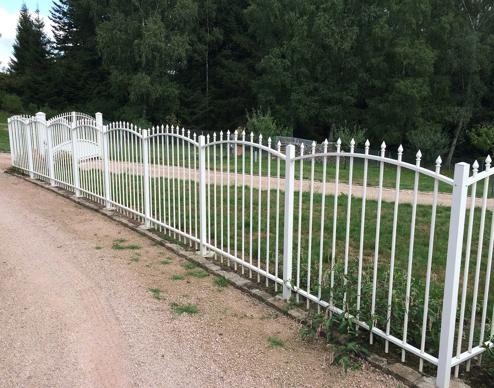 Clôture aluminium Josselin par kostum fabrication spéciale