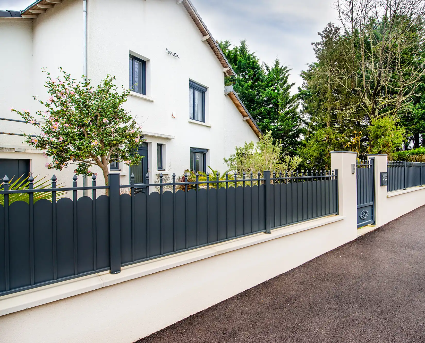 Clôture aluminium Pont-Aven par kostum fabrication spéciale