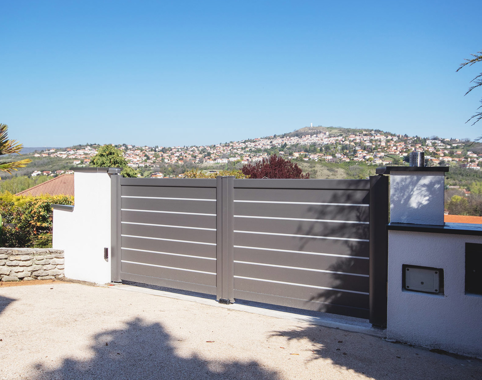 Portail aluminium battant Orjal par kostum