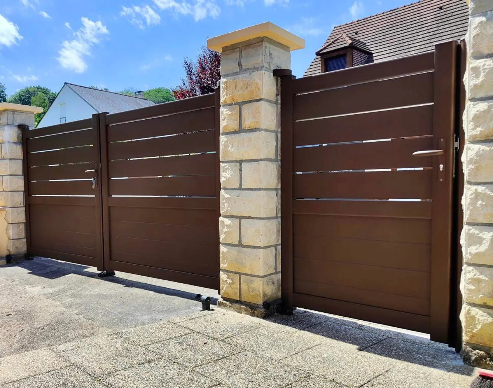 Portail aluminium battant Agalon par kostum