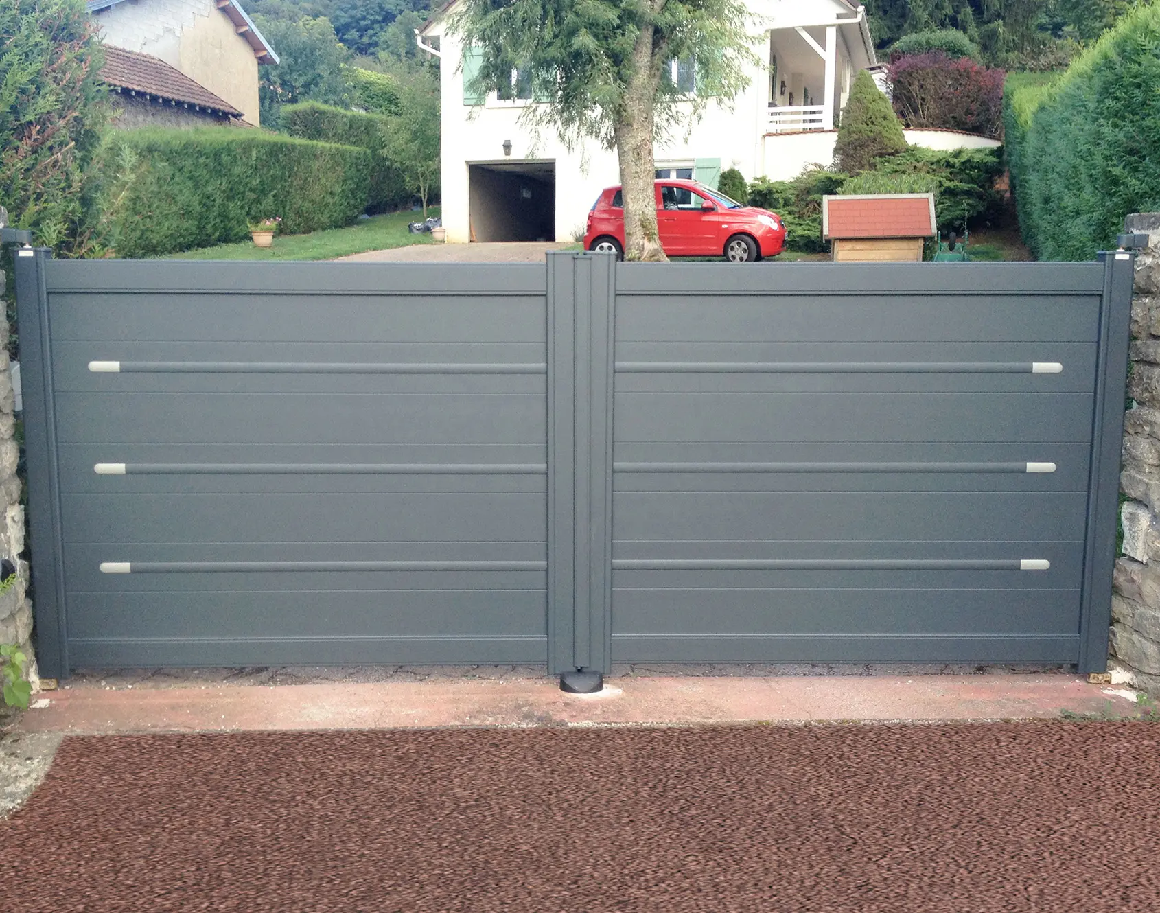 Portail aluminium battant Zen par kostum
