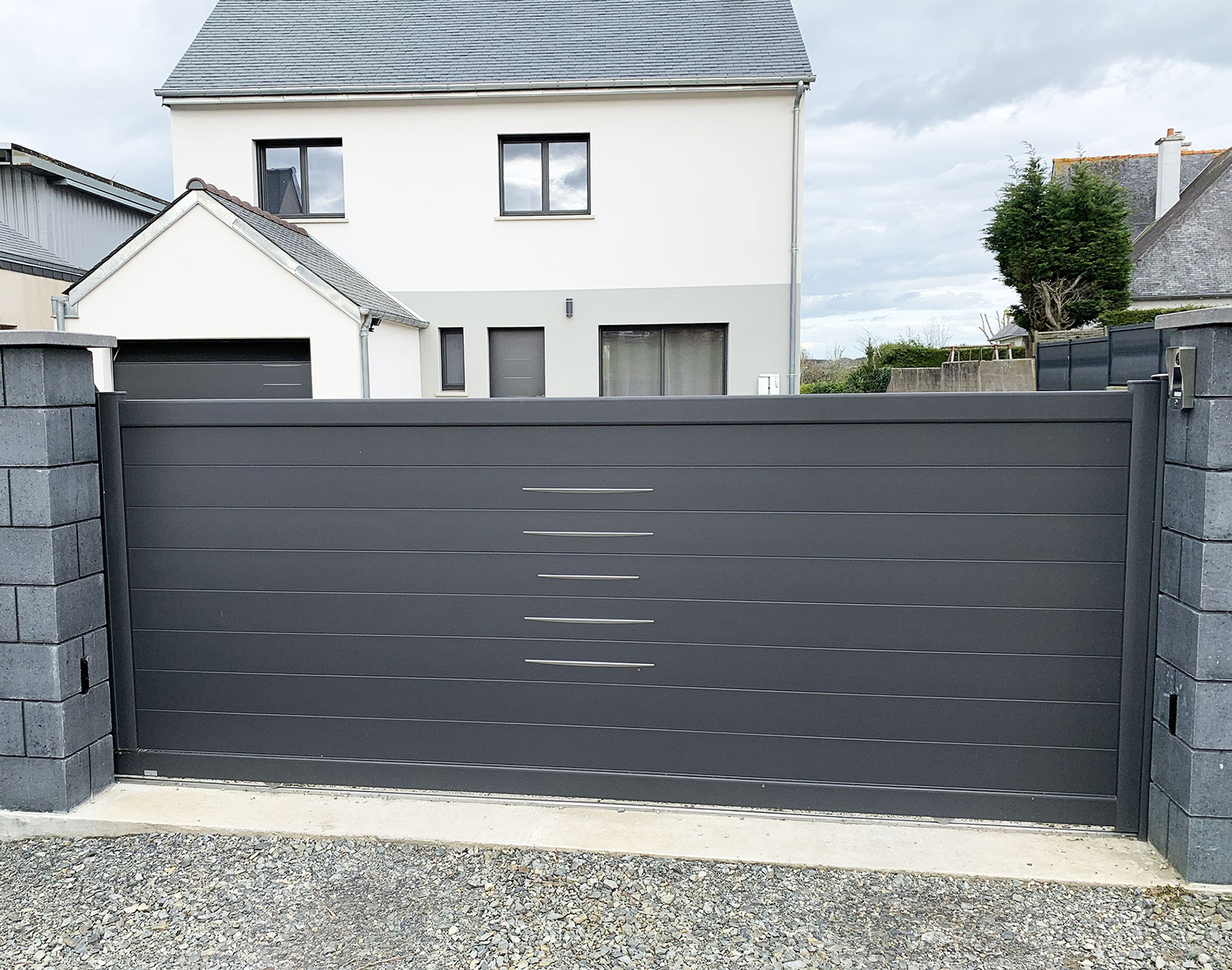 Portail aluminium coulissant Alinéa par kostum