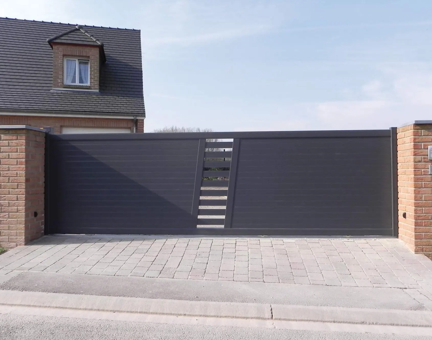 Portail coulissant aluminium Toullan