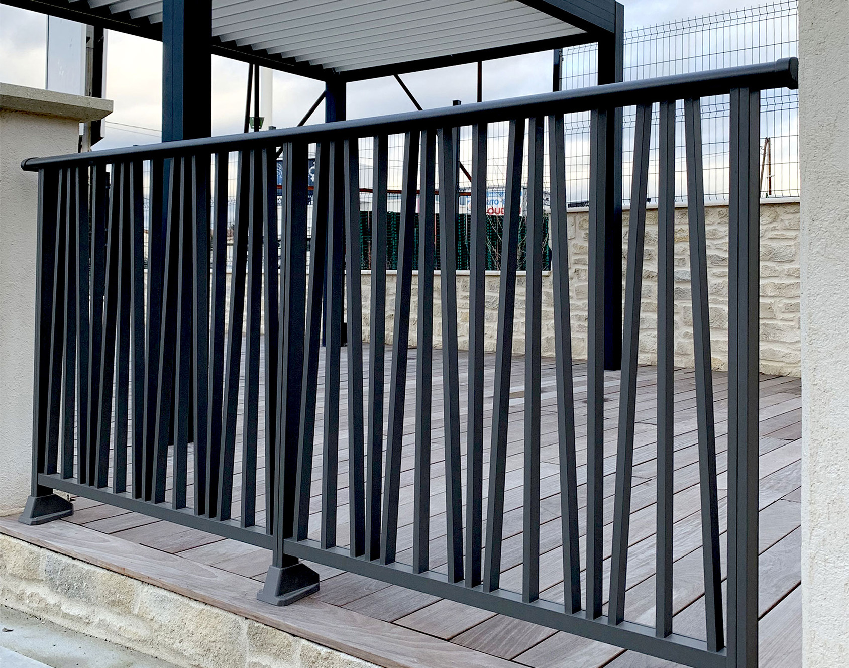 Garde-corps barreaudé aluminium Tevel - Kostum