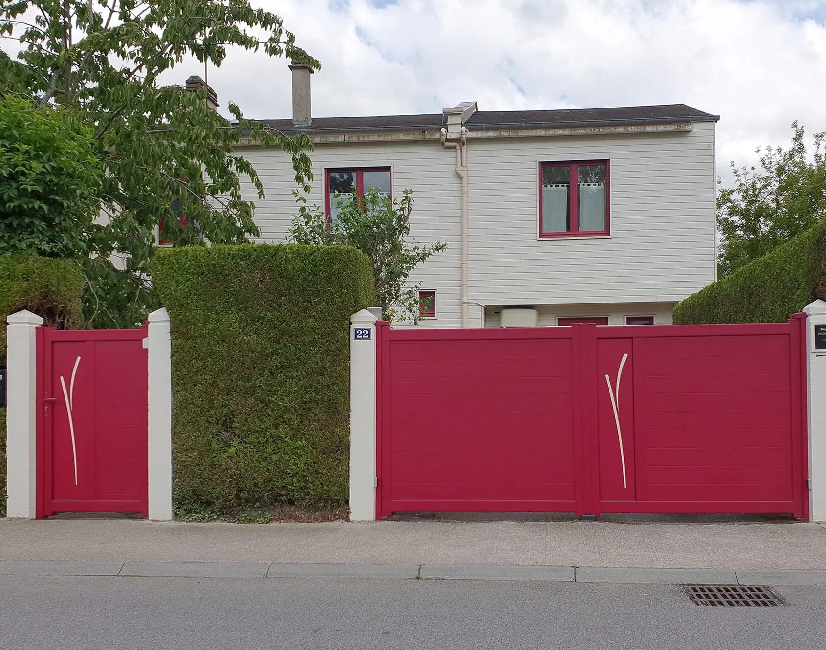 Portail aluminium battant Arzur décor Dudi - Kostum