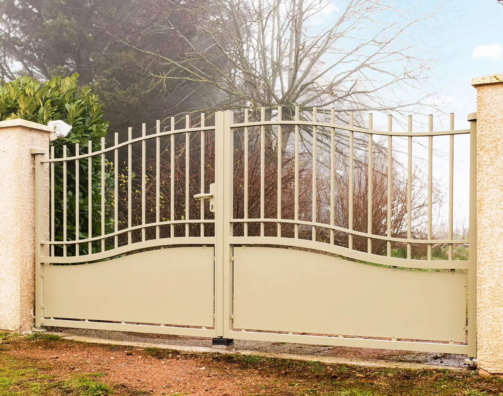 Portail aluminium battant Elliant par kostum