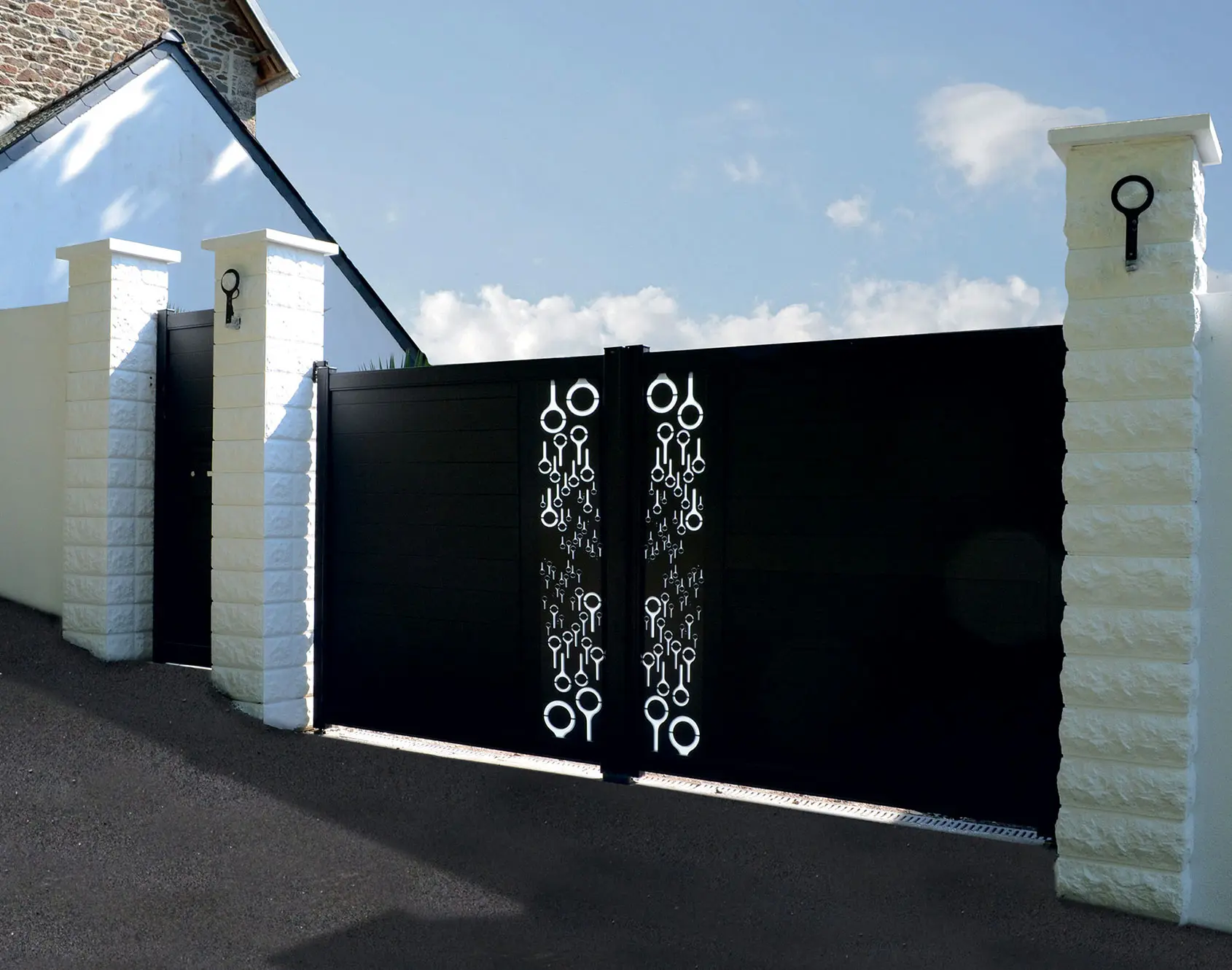 Portail aluminium battant Cado décor Picto par kostum