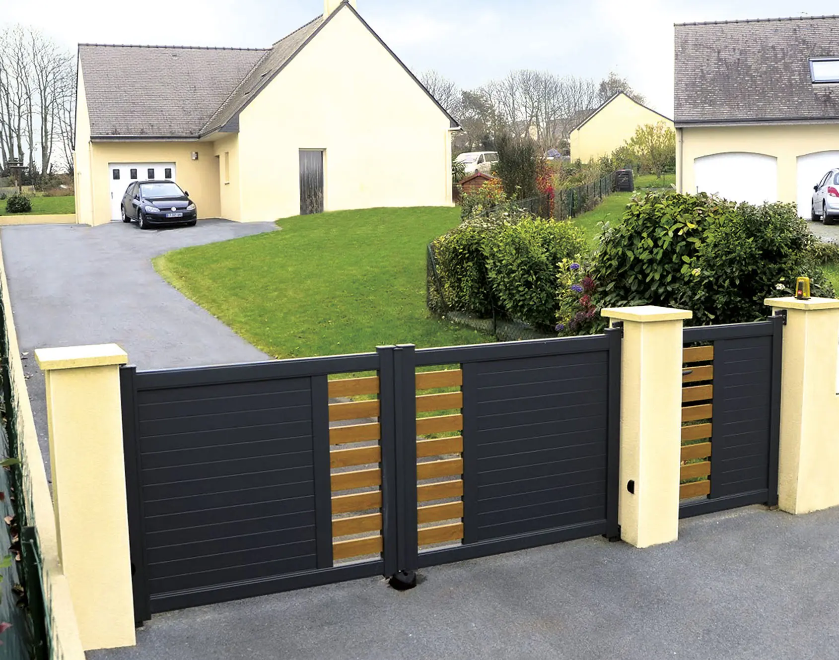Portail aluminium battant Diskar par kostum