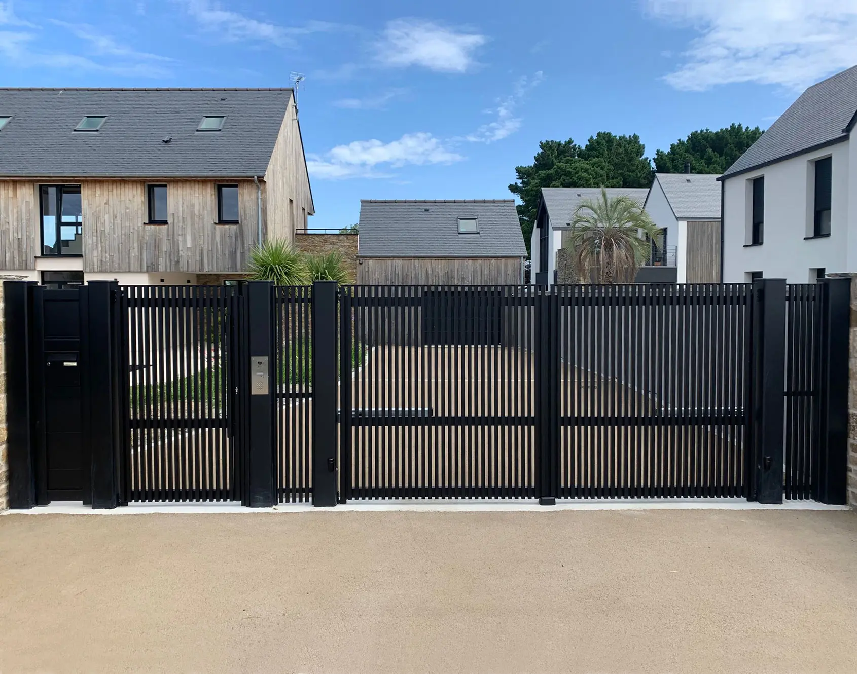 Portail battant aluminium Ganit - Kostum