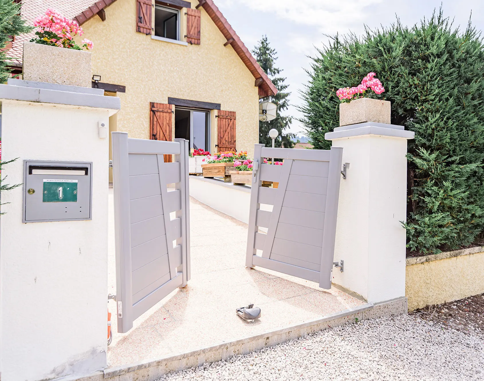 Portail aluminium battant Guel par kostum