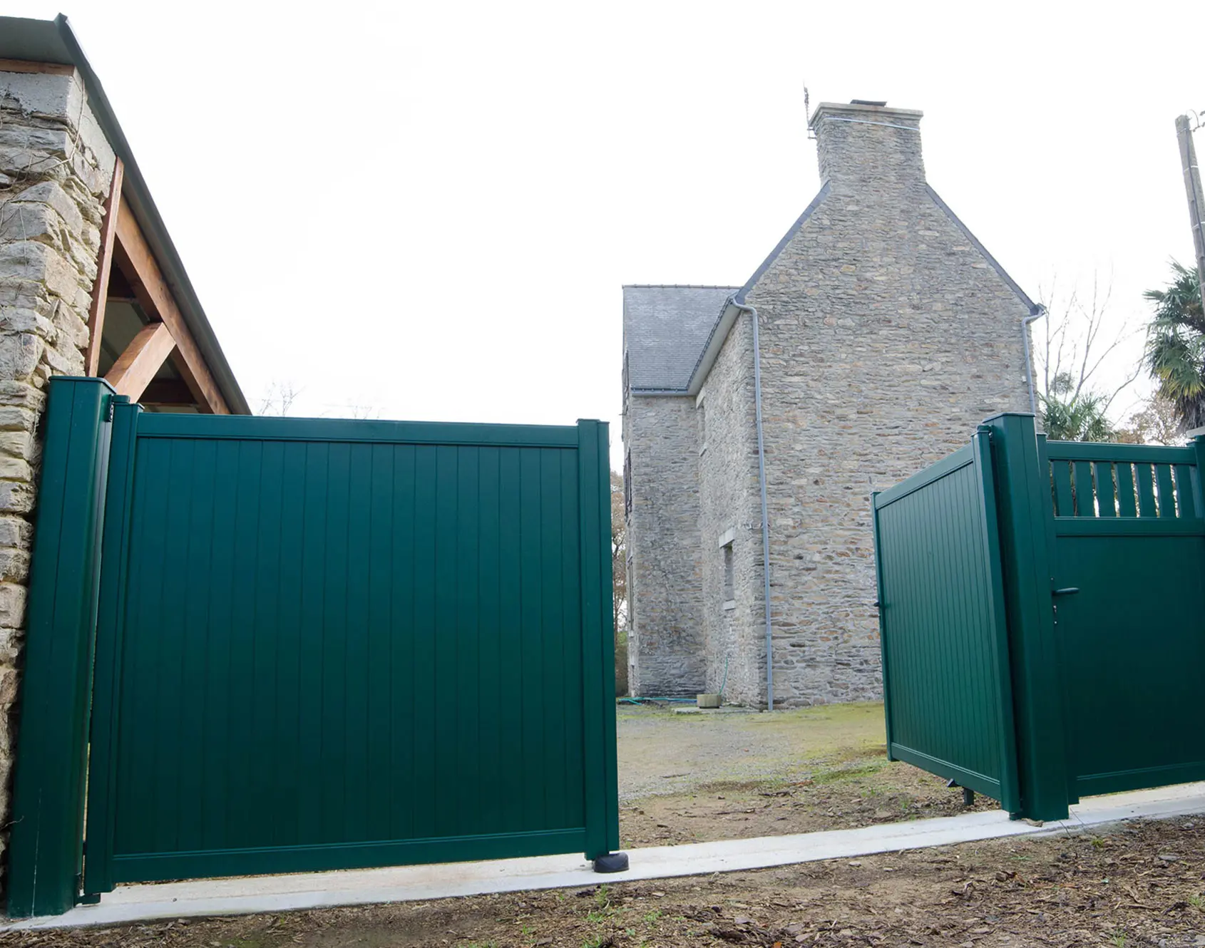 Portail aluminium battant Menez par kostum