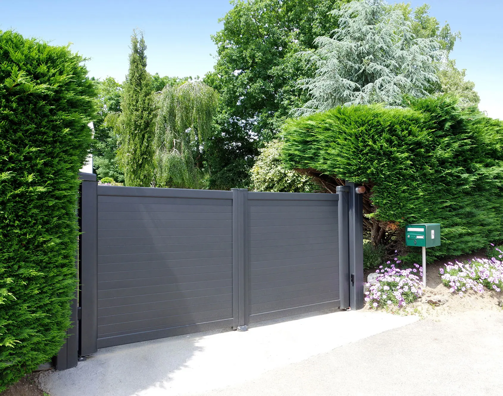 Portail aluminium battant Stella par kostum