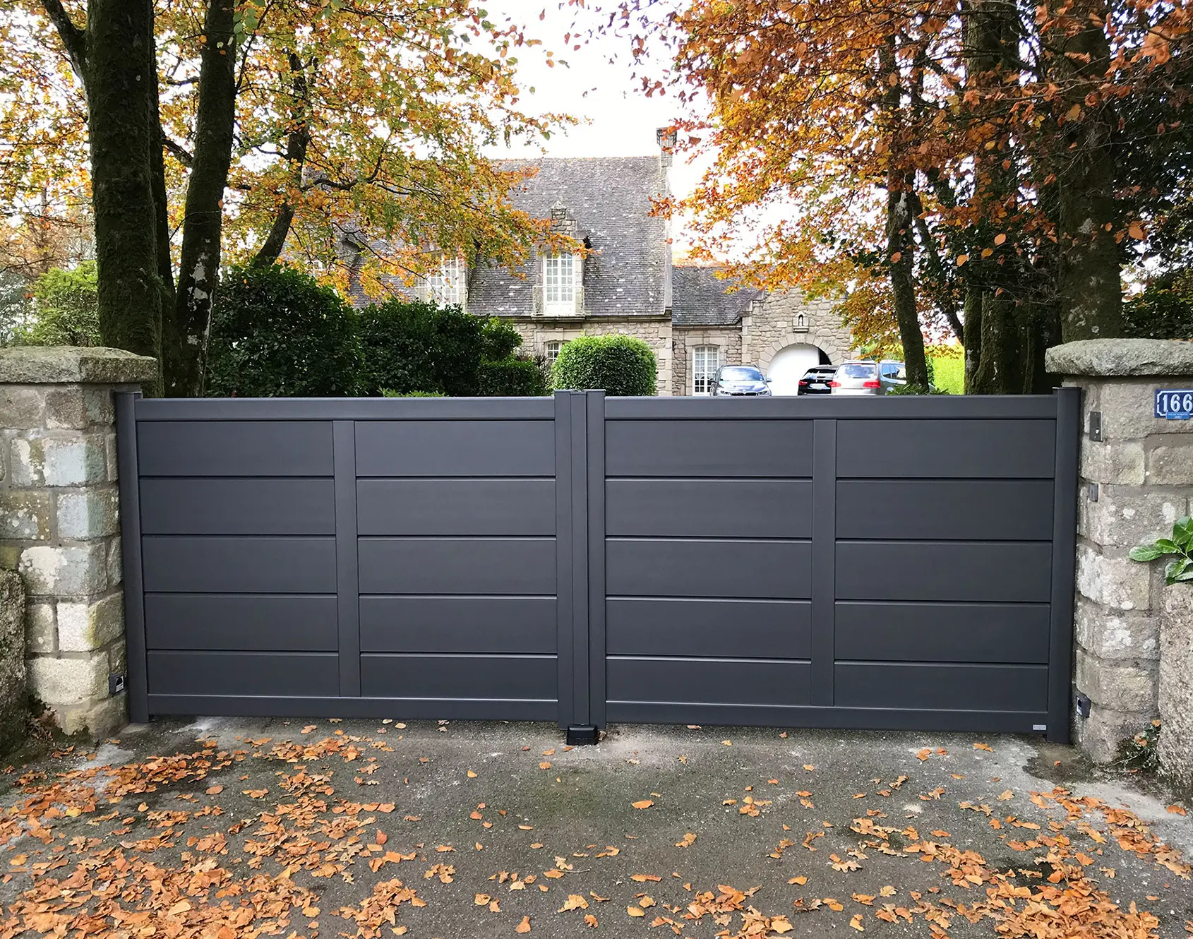 Portail aluminium battant Tev par kostum