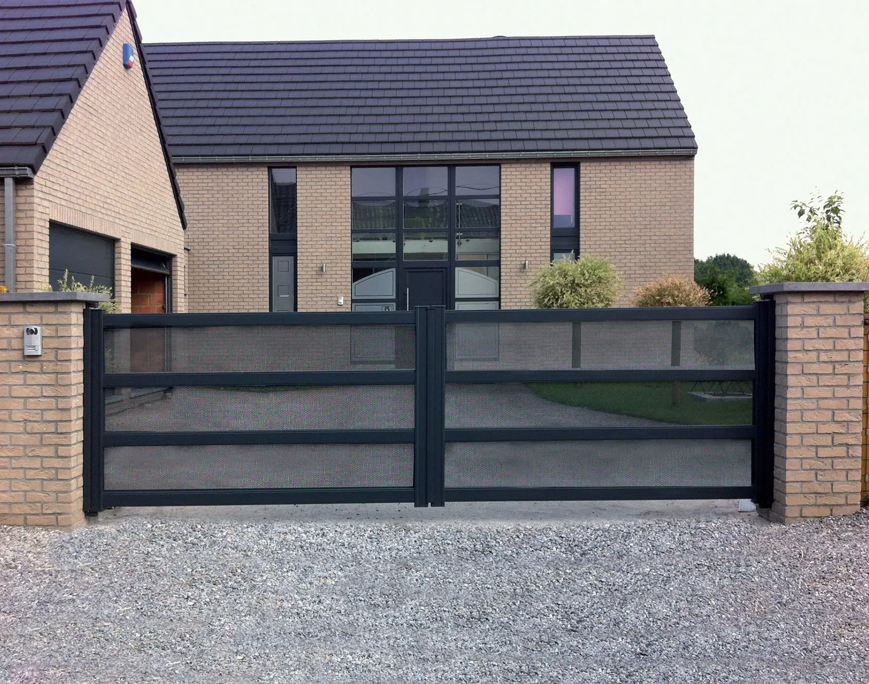 Portail aluminium battant Collina par kostum décor Mellan