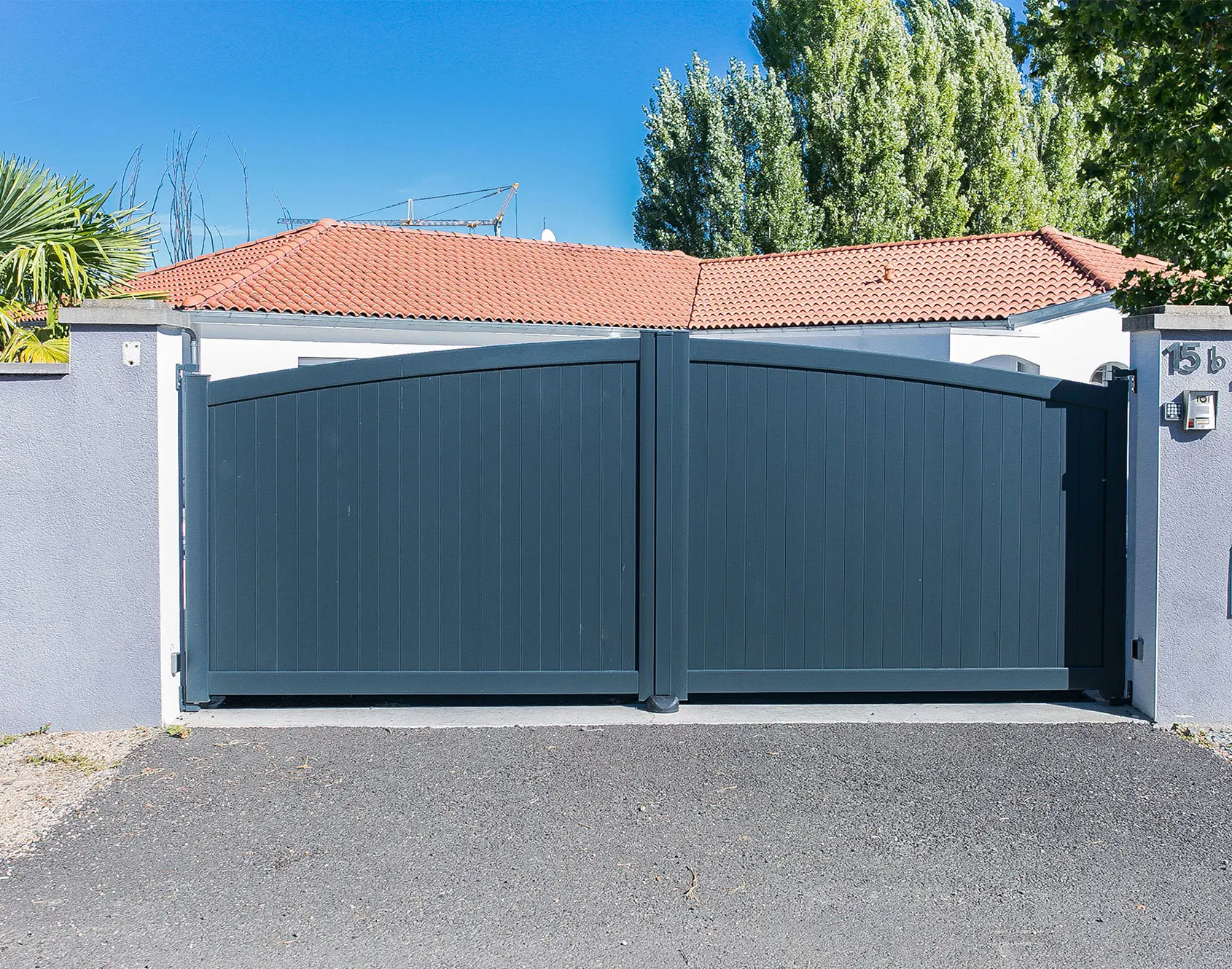 Portail aluminium battant Tremen par kostum