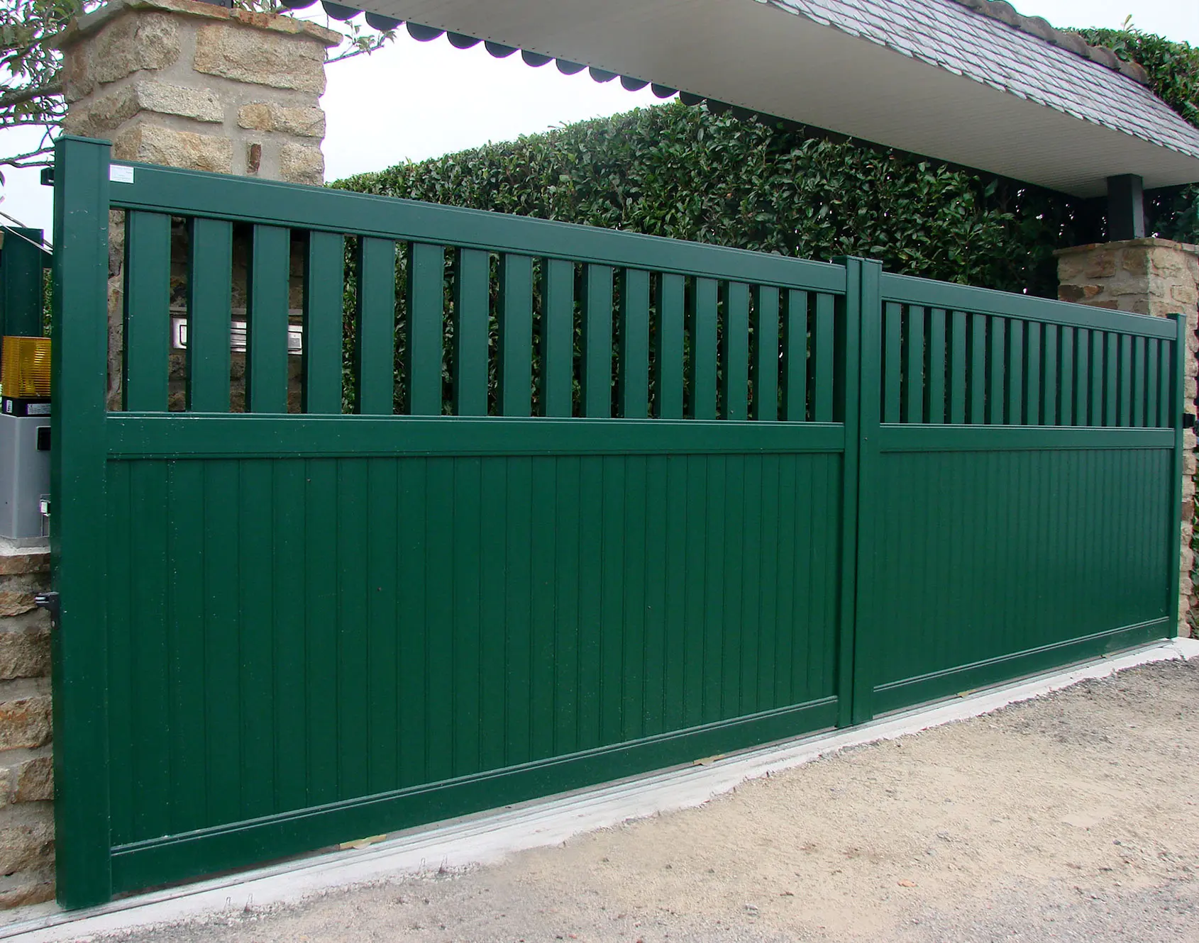 Portail aluminium coulissant Anzer par kostum