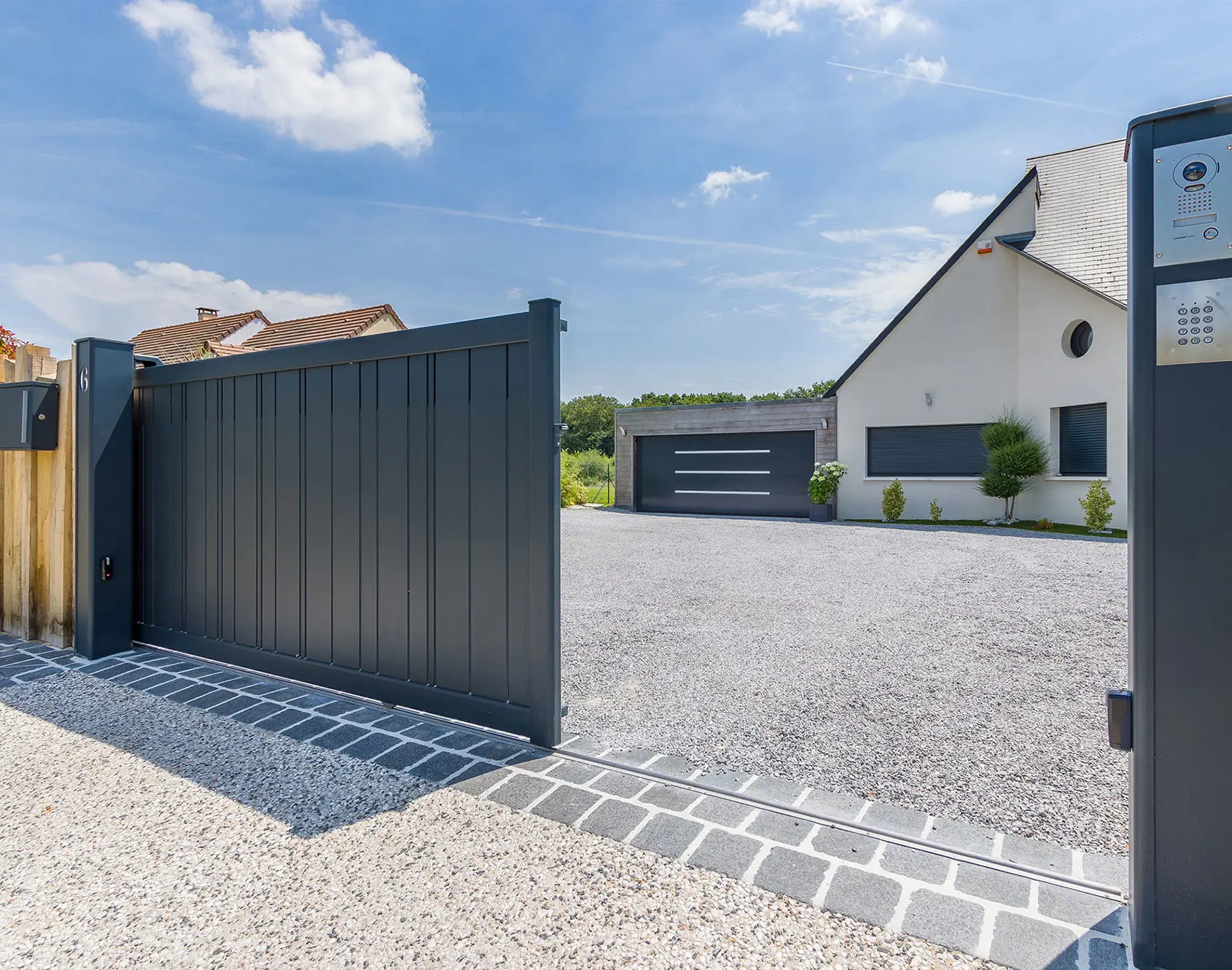 Portail aluminium coulissant Célina par kostum