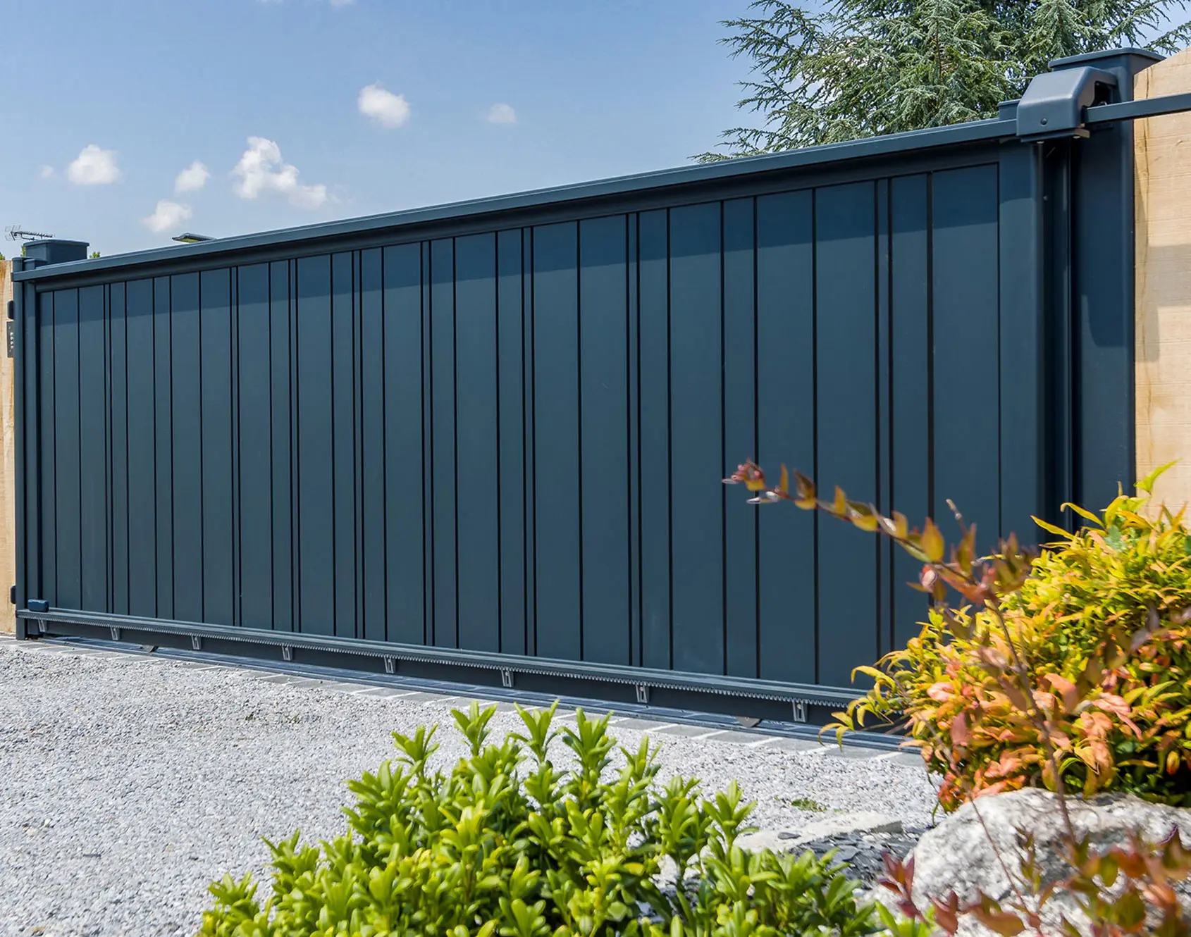 Portail aluminium coulissant Célina par kostum
