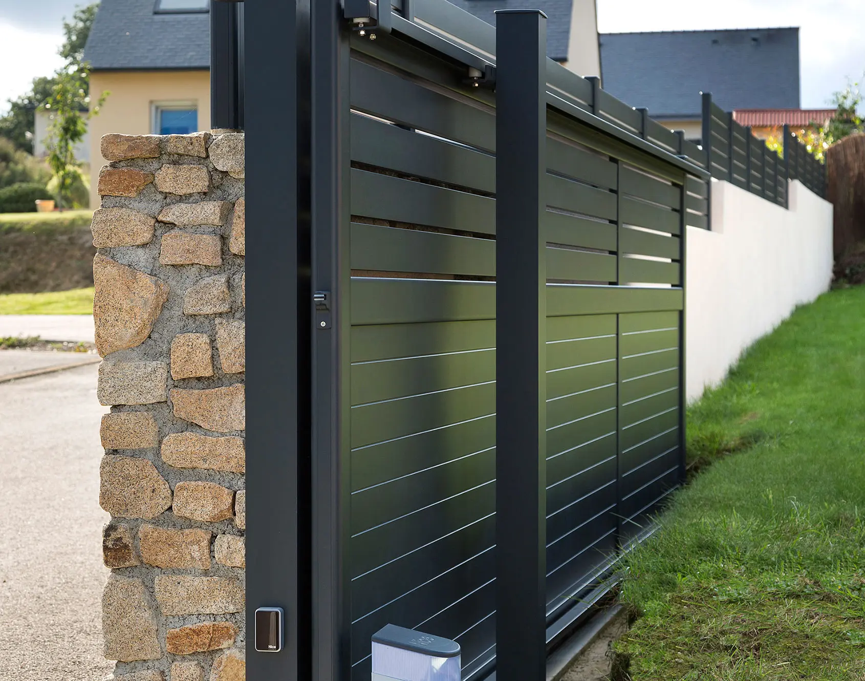 Portail aluminium coulissant Diaouled par kostum
