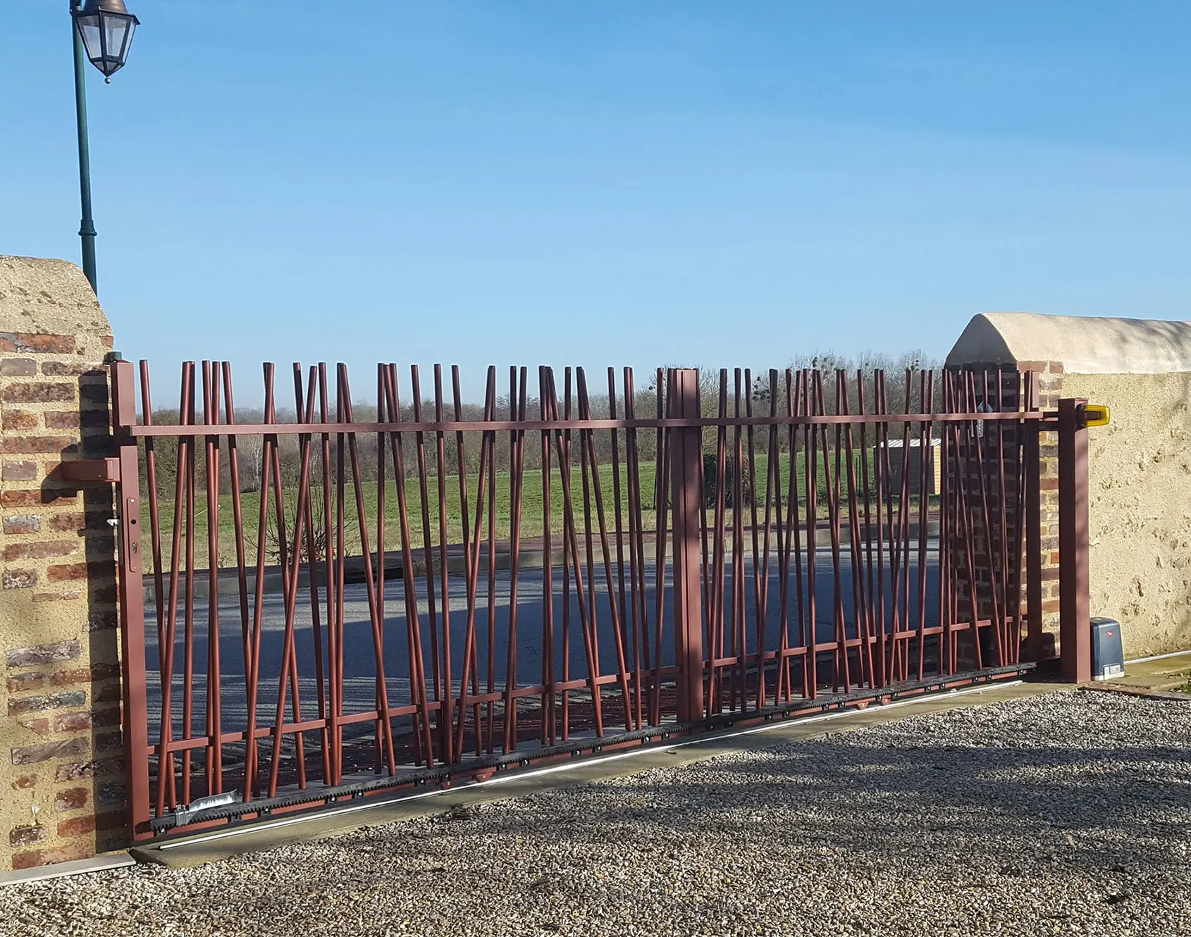 Portail aluminium coulissant Dune par kostum