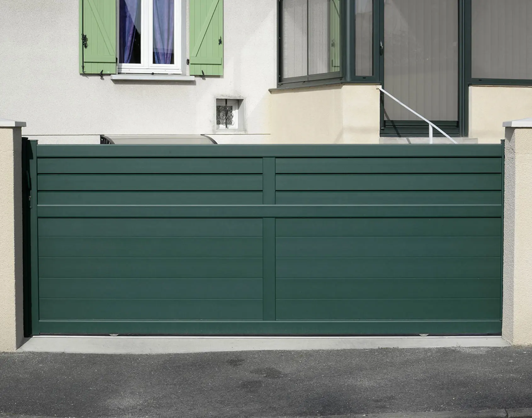 Portail aluminium coulissant Kabig par kostum