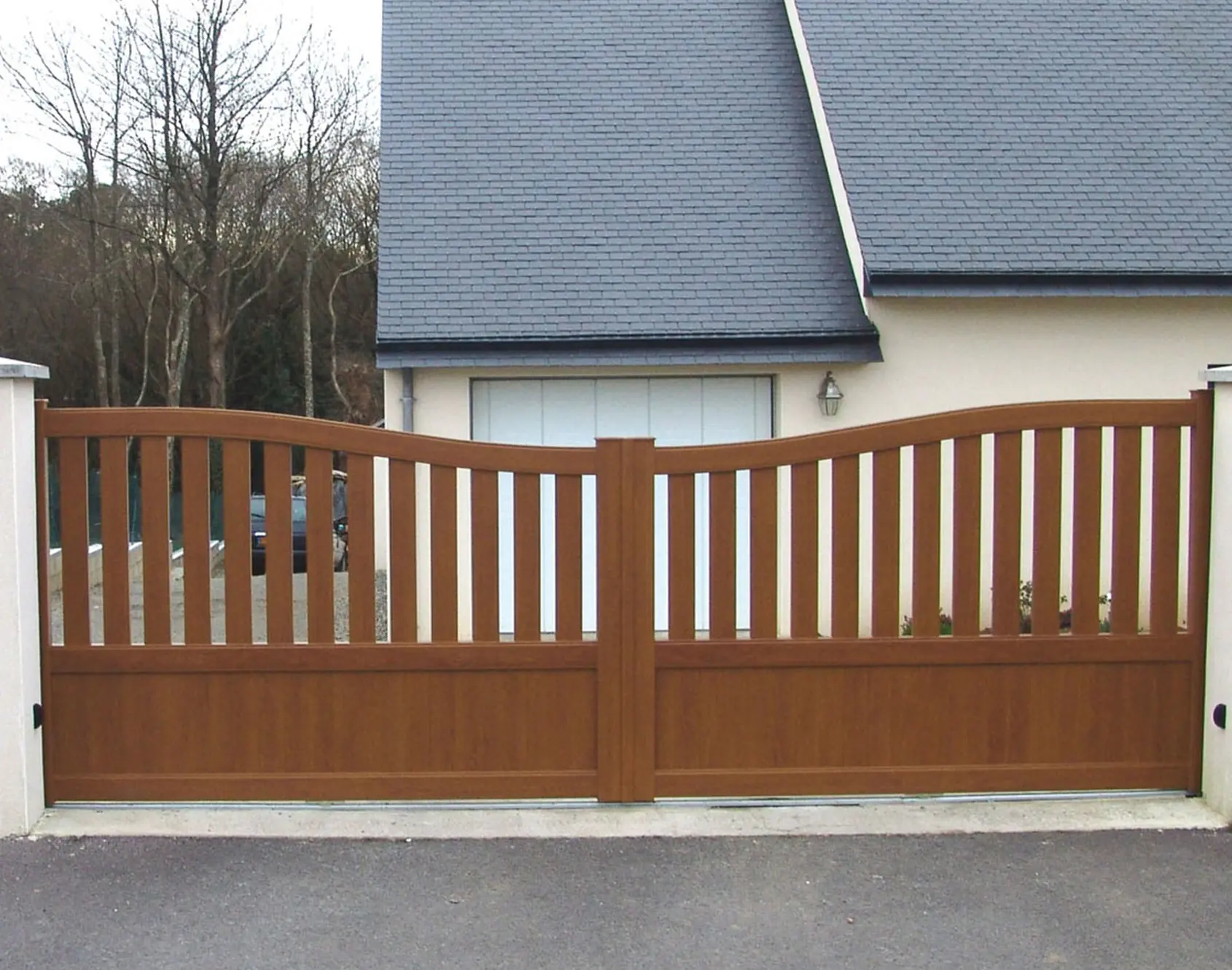 Portail aluminium coulissant Kastel - kostum