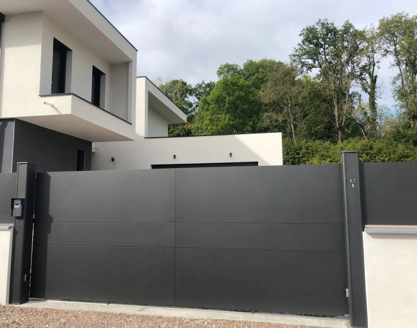 Portail coulissant aluminium Kenan - Kostum