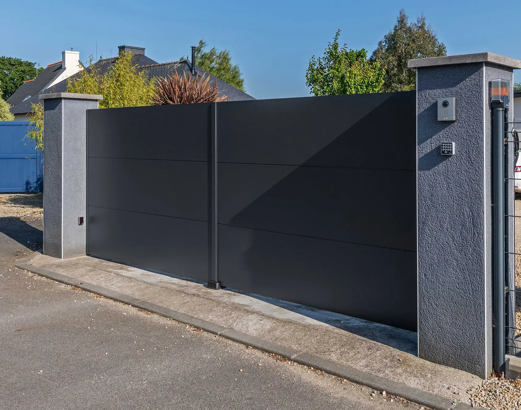 Portail battant aluminium Klavel - Kostum