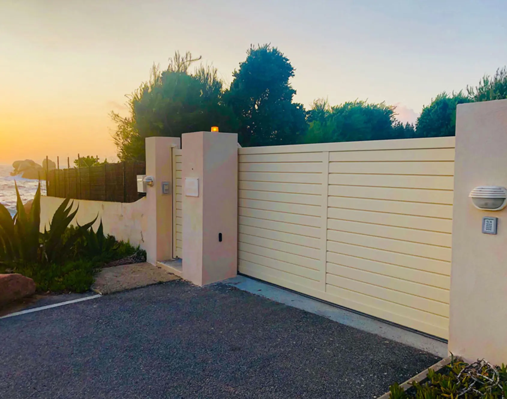 Portail aluminium coulissant Litenn par kostum