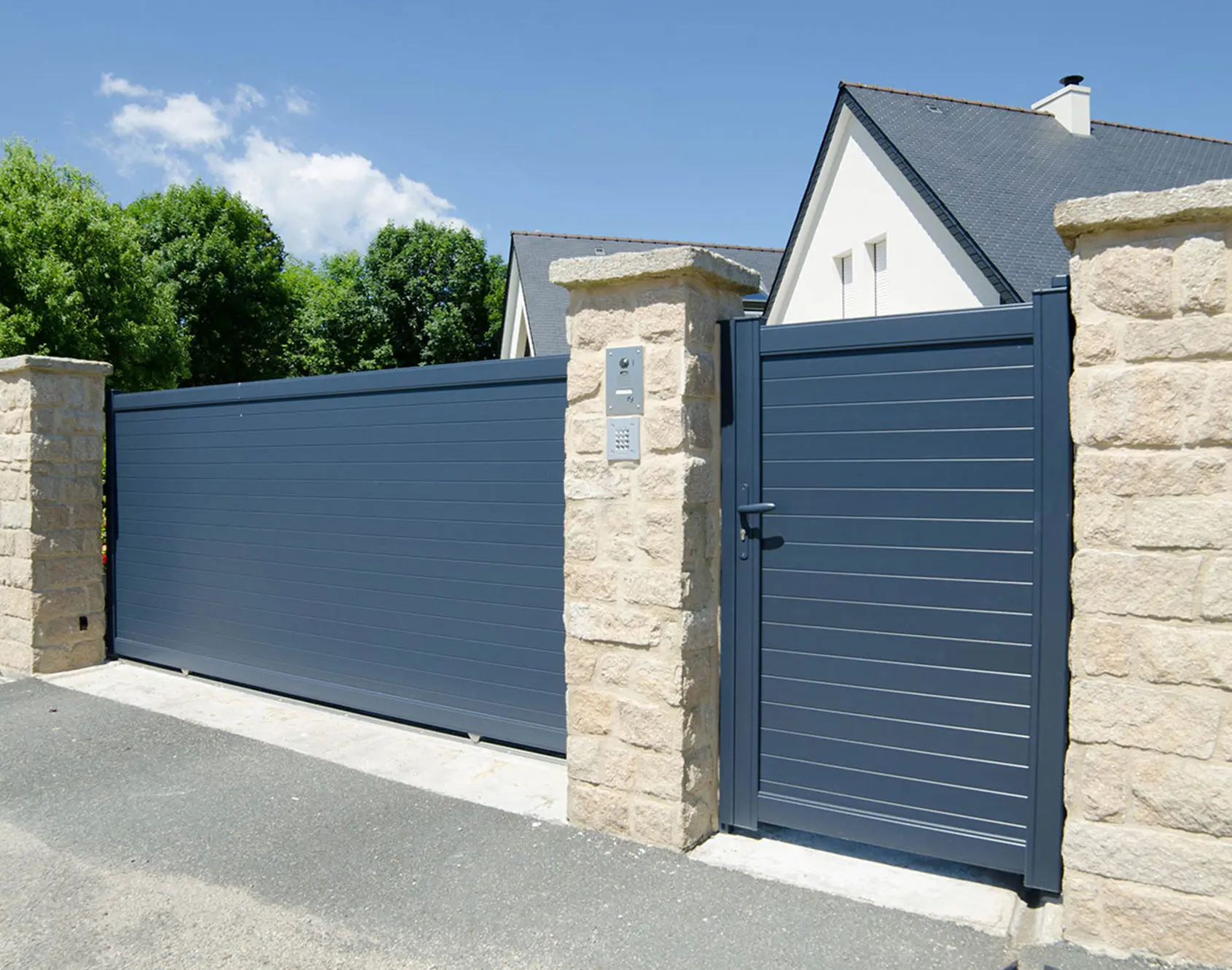 Portail aluminium coulissant Stella par kostum