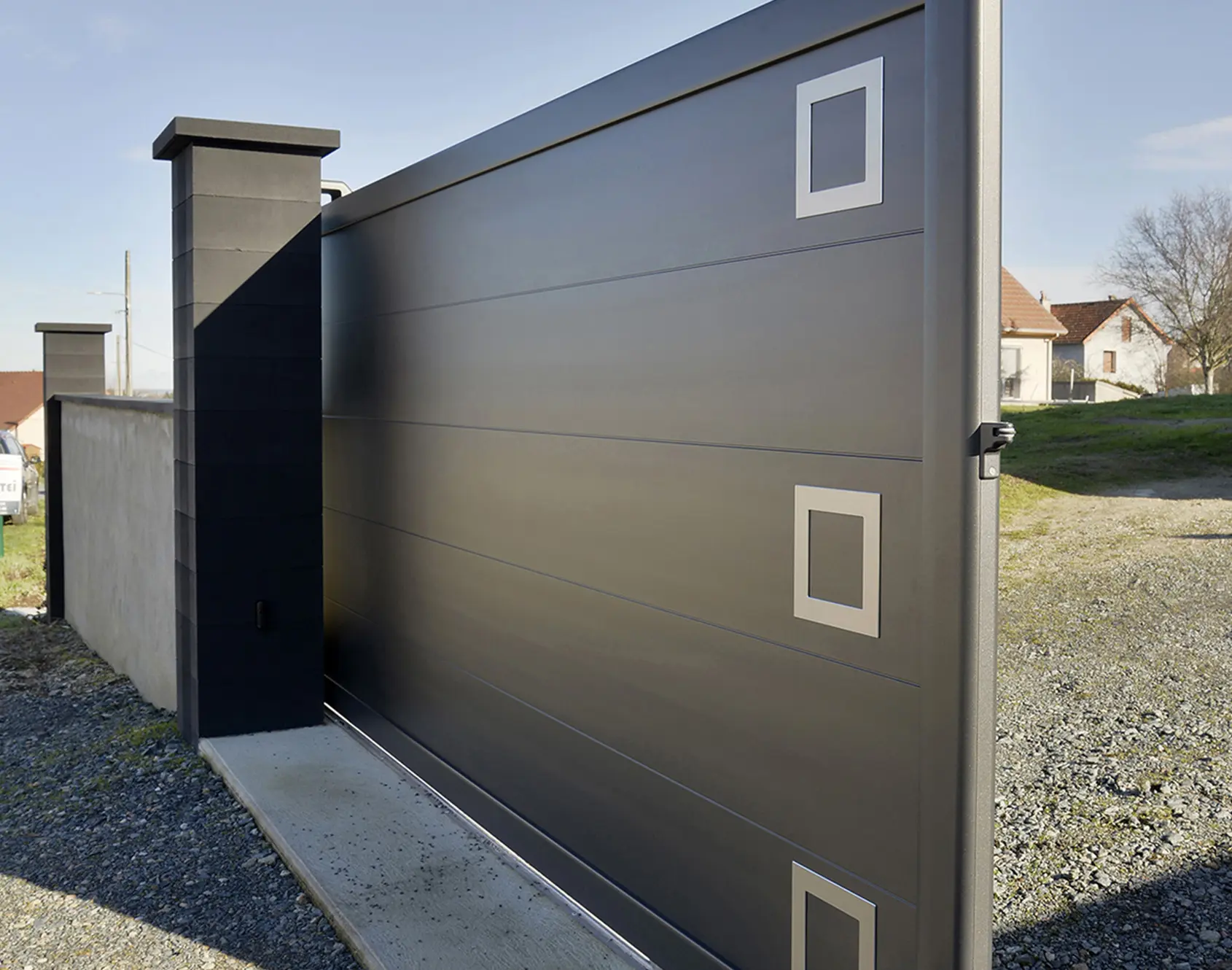 Portail aluminium coulissant Ublo par kostum