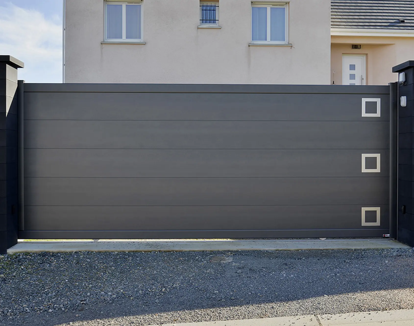 Portail aluminium coulissant Ublo par kostum