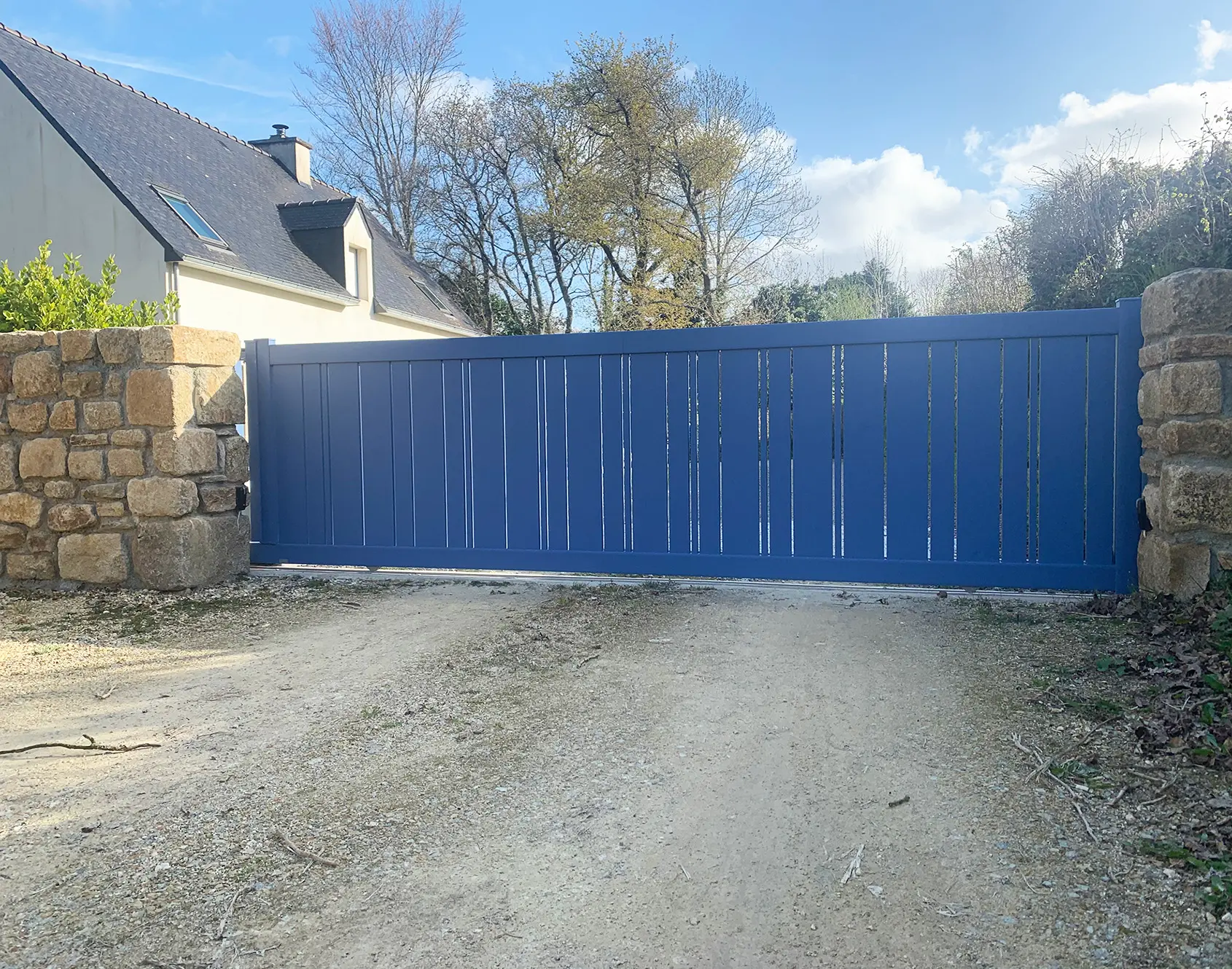Portail aluminium coulissant Célina par kostum