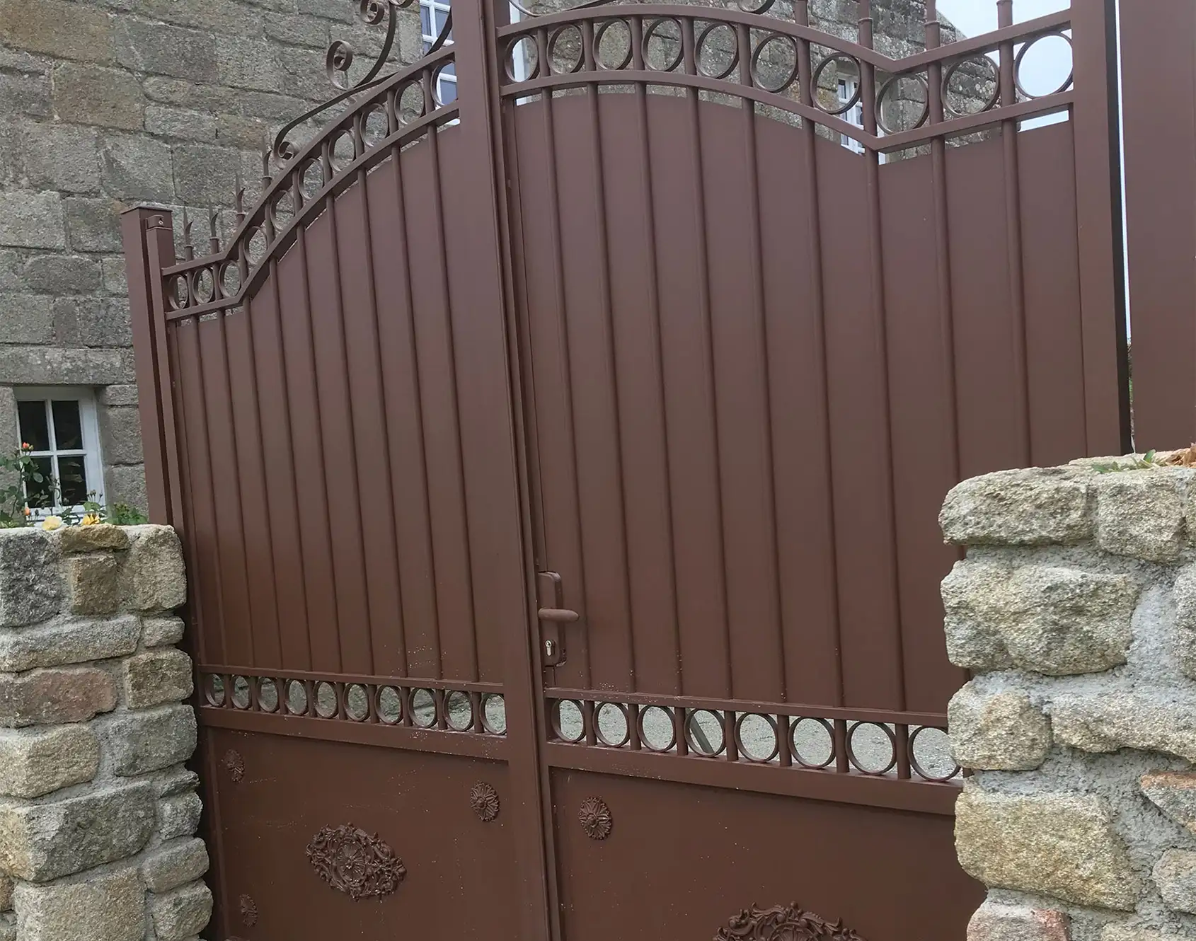 Portail aluminium battant Marsan par kostum 