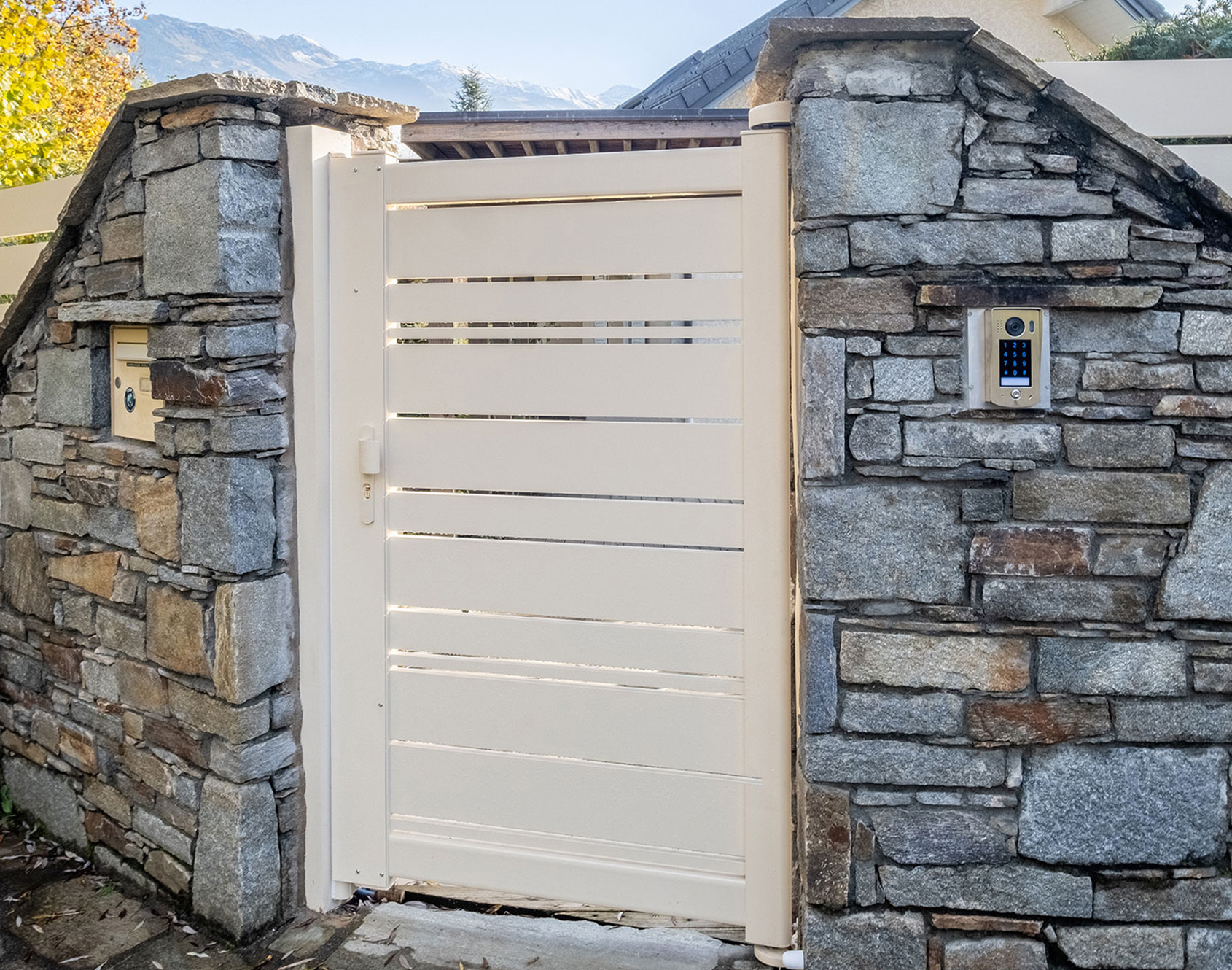 Portillon ajouré aluminium Spas - Kostum