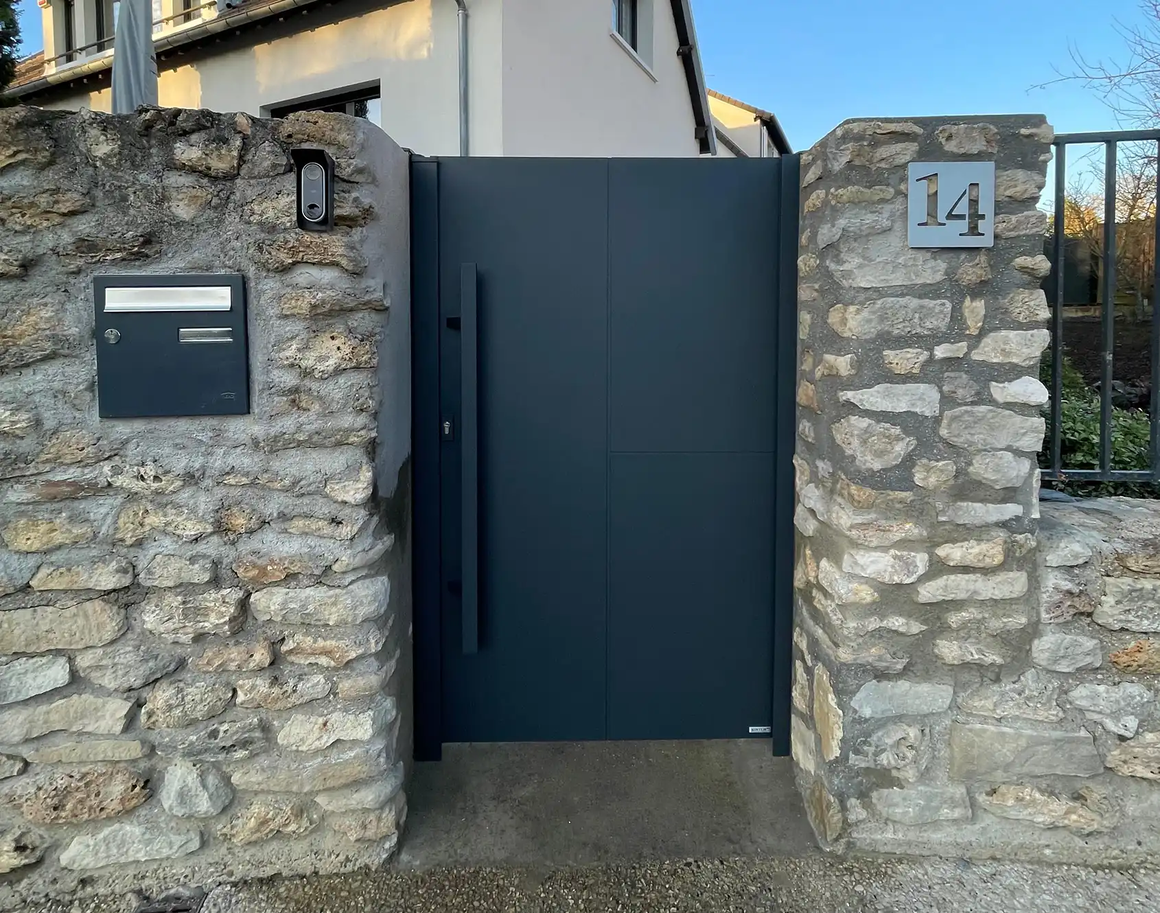Portillon plein aluminium Esus - Kostum